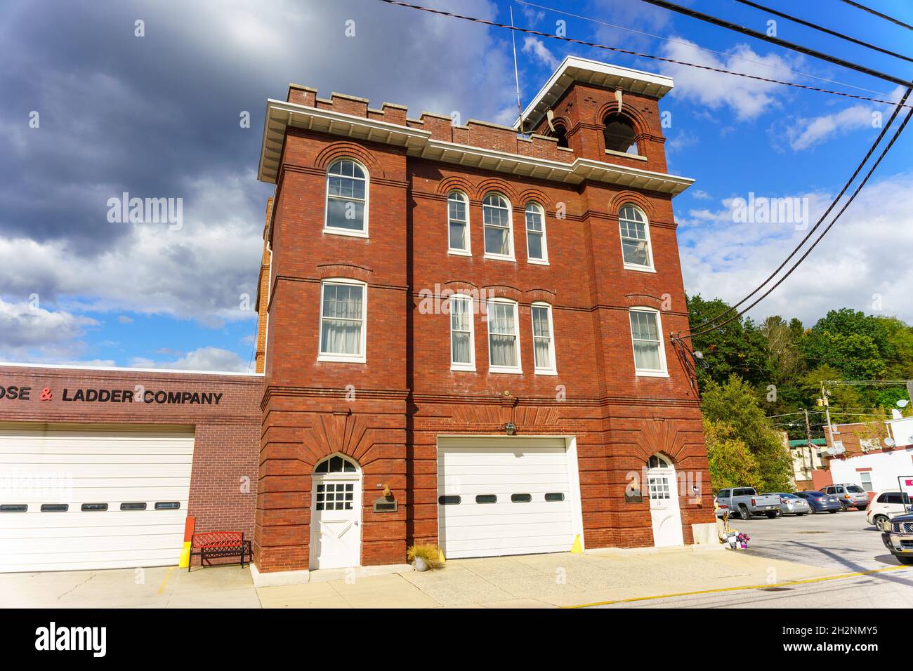 Glen Rock, PA, États-Unis - 17 octobre 2021 : le bâtiment Hook and Ladder Company dans le centre-ville historique de Gen Rock abrite le feu de volontaires local Banque D'Images