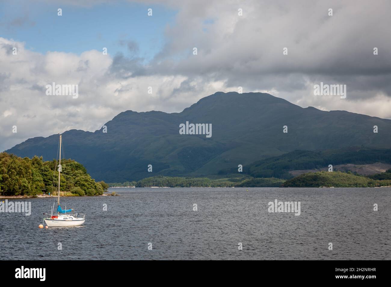 Vue sur Ben Lomond, Luss, Loch Lomond, Argyll et Bute, Écosse Banque D'Images