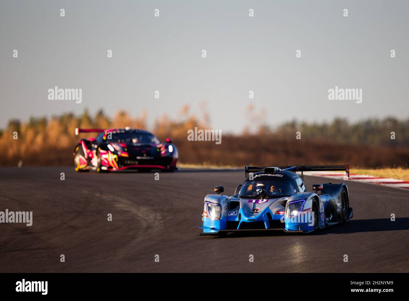 19 Maulini Nicolas (che), Bell Matthew (gbr), Kruetten Niklas (deu), Cool Racing, Ligier JS P320 - Nissan, action pendant les 2021 4 heures de Portimao, 5e tour de la série européenne le Mans 2021, du 21 au 24 octobre 2021 sur le circuit international de l'Algarve, à Portimao, Portugal - photo :Joao Filipe/DPPI/LiveMedia Banque D'Images 19 Maulini Nicolas (che), Bell Matthew (gbr), Kruetten Niklas (deu), Cool Racing, Ligier JS P320 - Nissan, action pendant les 2021 4 heures de Portimao, 5e tour de la série européenne le Mans 2021, du 21 au 24 octobre 2021 sur le circuit international de l'Algarve, à Portimao, Portugal - photo :Joao Filipe/DPPI/LiveMedia Banque D'Images