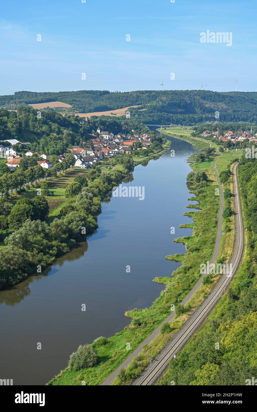 Blick in das Wesertal vom Weser-Skywalk Richtung Würgassen, Beverungen, Nordrhein-Westfalen, Allemagne Banque D'Images