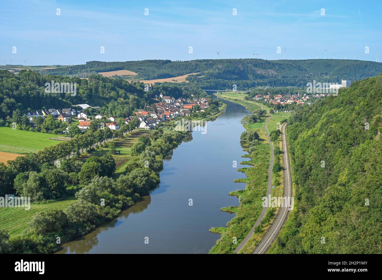 Blick in das Wesertal vom Weser-Skywalk Richtung Würgassen, Beverungen, Nordrhein-Westfalen, Allemagne Banque D'Images