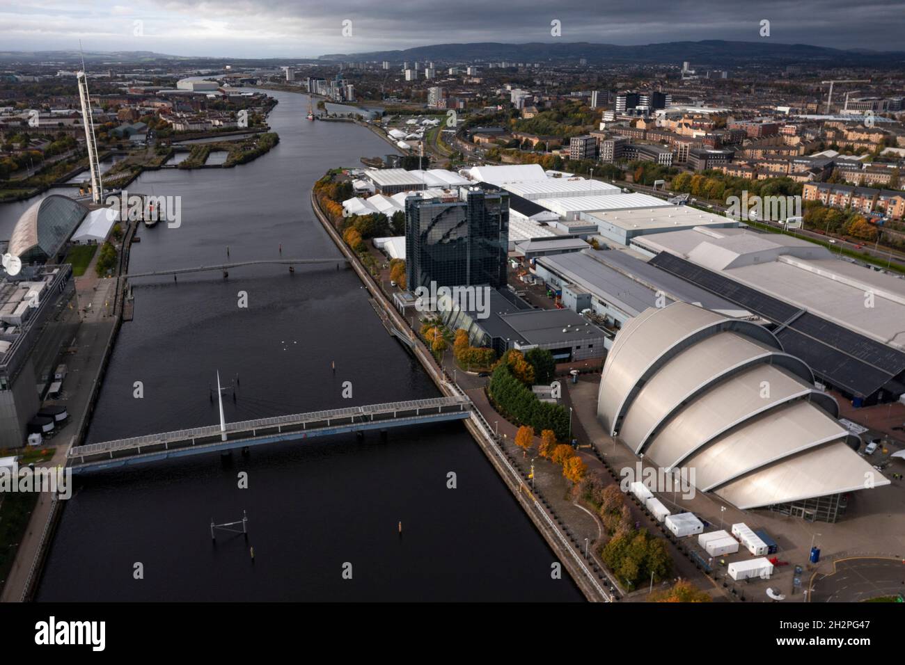 Glasgow, Écosse, Royaume-Uni.23 octobre 2021.PHOTO : vue aérienne de drone en regardant depuis le dessus du site de la COP26.Crédit : Colin Fisher/Alay Live News Banque D'Images