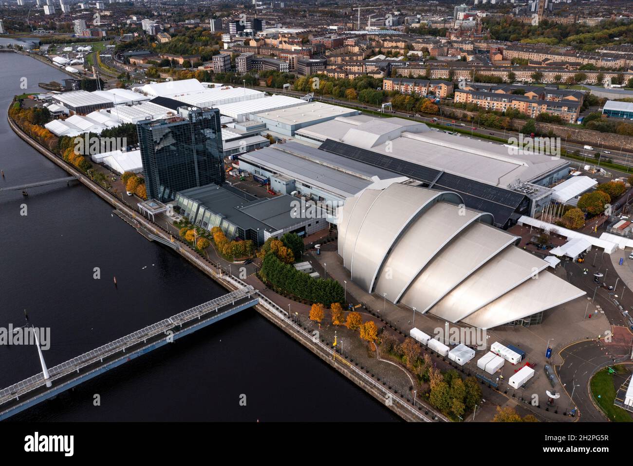 Glasgow, Écosse, Royaume-Uni.23 octobre 2021.PHOTO : vue aérienne de drone en regardant depuis le dessus du site de la COP26.Crédit : Colin Fisher/Alay Live News Banque D'Images