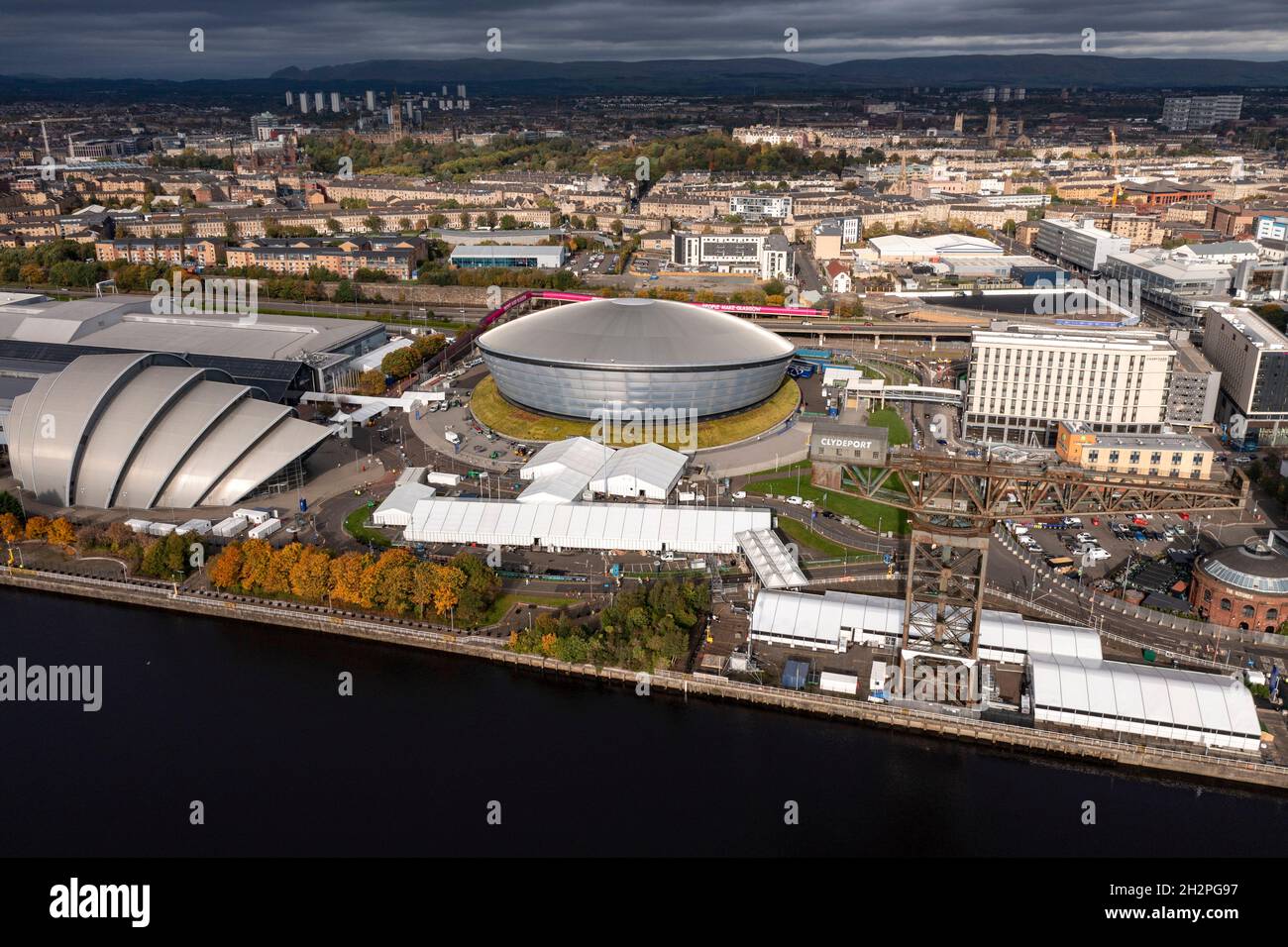 Glasgow, Écosse, Royaume-Uni.23 octobre 2021.PHOTO : vue aérienne de drone en regardant depuis le dessus du site de la COP26.Crédit : Colin Fisher/Alay Live News Banque D'Images