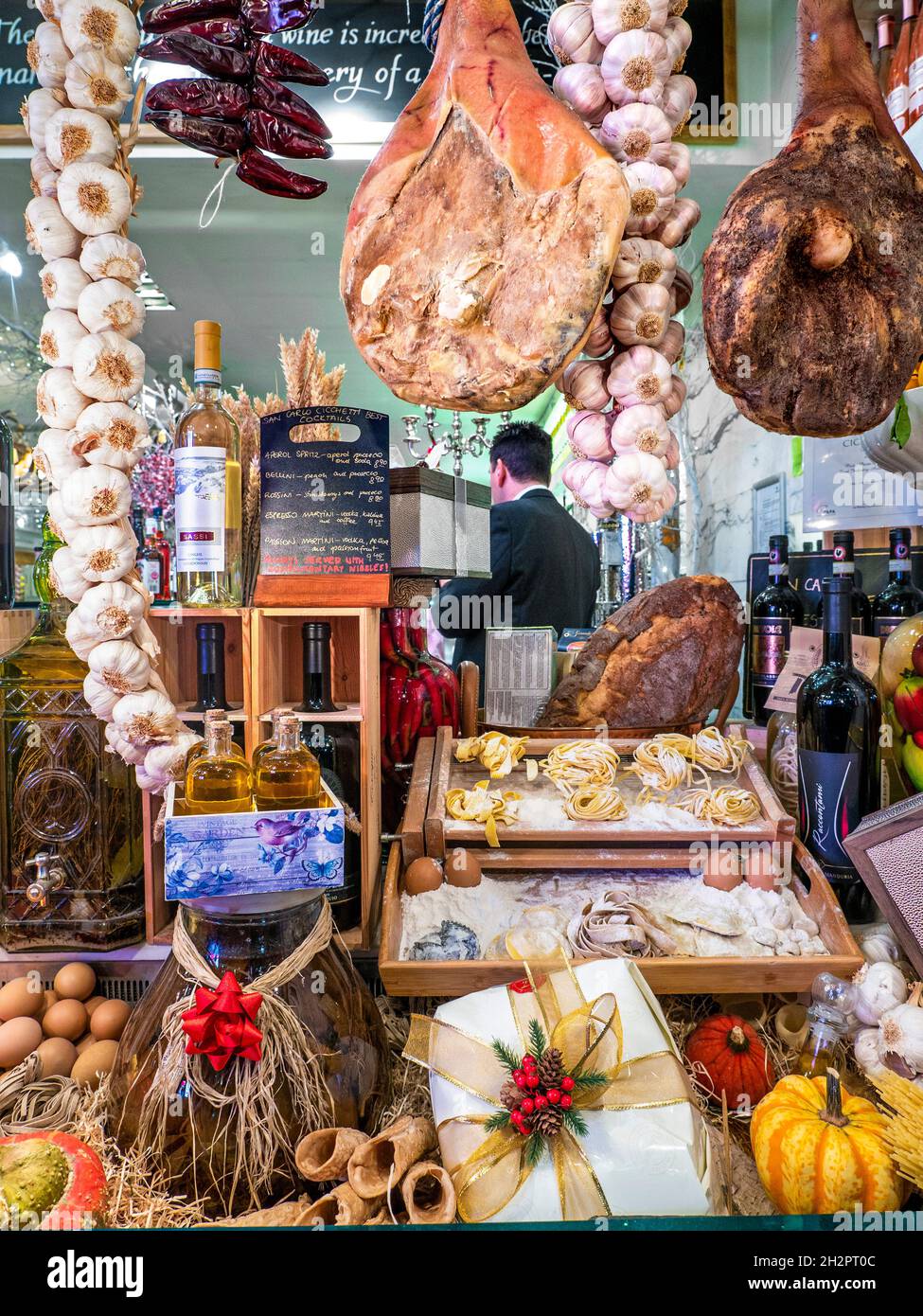 San Carlo Cichetti restaurant italien de style 'tapas' avec vitrine attrayante de spécialités italiennes à Piccadilly Londres Banque D'Images