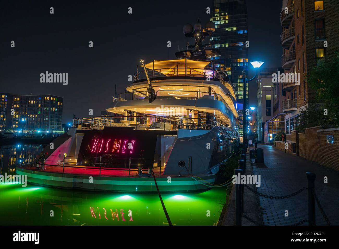 Superyacht Kismet visite South Dock, Canary Wharf, Londres, Angleterre, Royaume-Uni,ROYAUME-UNI Banque D'Images