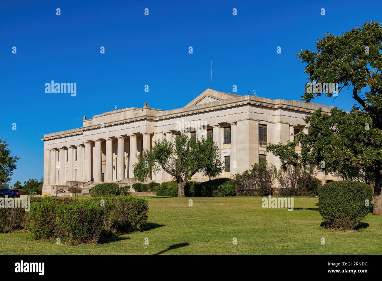 Vue ensoleillée sur le temple maçonnique du Rite écossais à Oklahoma Banque D'Images