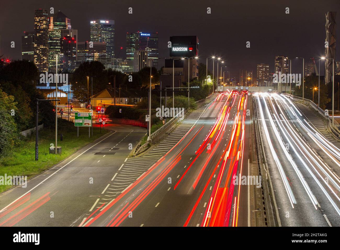 Londres, Royaume-Uni.23 octobre 2021.Une vue générale sur l'A2 à Londres.À partir d'octobre 25, la zone d'émission ultra-faible (ULEZ) existante dans le centre de Londres s'étendra jusqu'au chemin circulaire nord (A406) et au chemin circulaire sud (A205).Crédit photo: Marcin Nowak/Alamy Live News Banque D'Images