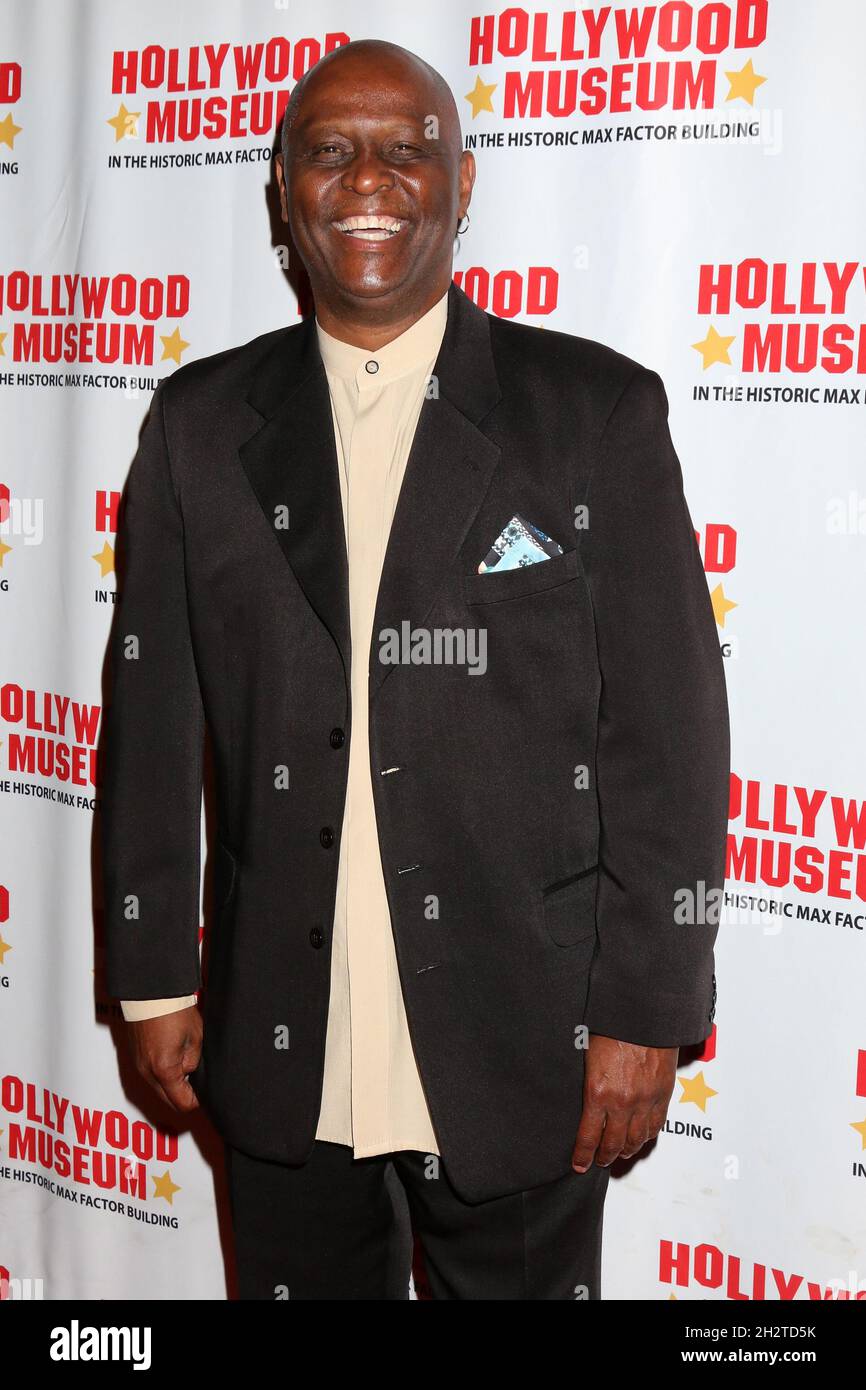 LOS ANGELES - OCT 21: Tyrone DuBose au Musée Hollywood célèbre le 30e anniversaire du « Silence des agneaux » au Musée Hollywood le 21 octobre 2021 à Los Angeles, CA Banque D'Images