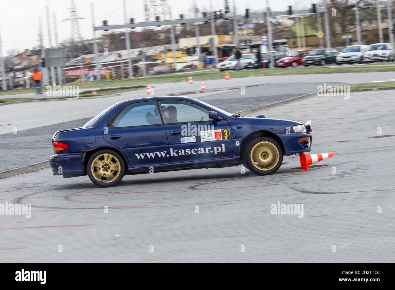 Lublin, Pologne - 11 janvier 2015 : courses de voitures amateurs à l'arène de Lublin Banque D'Images