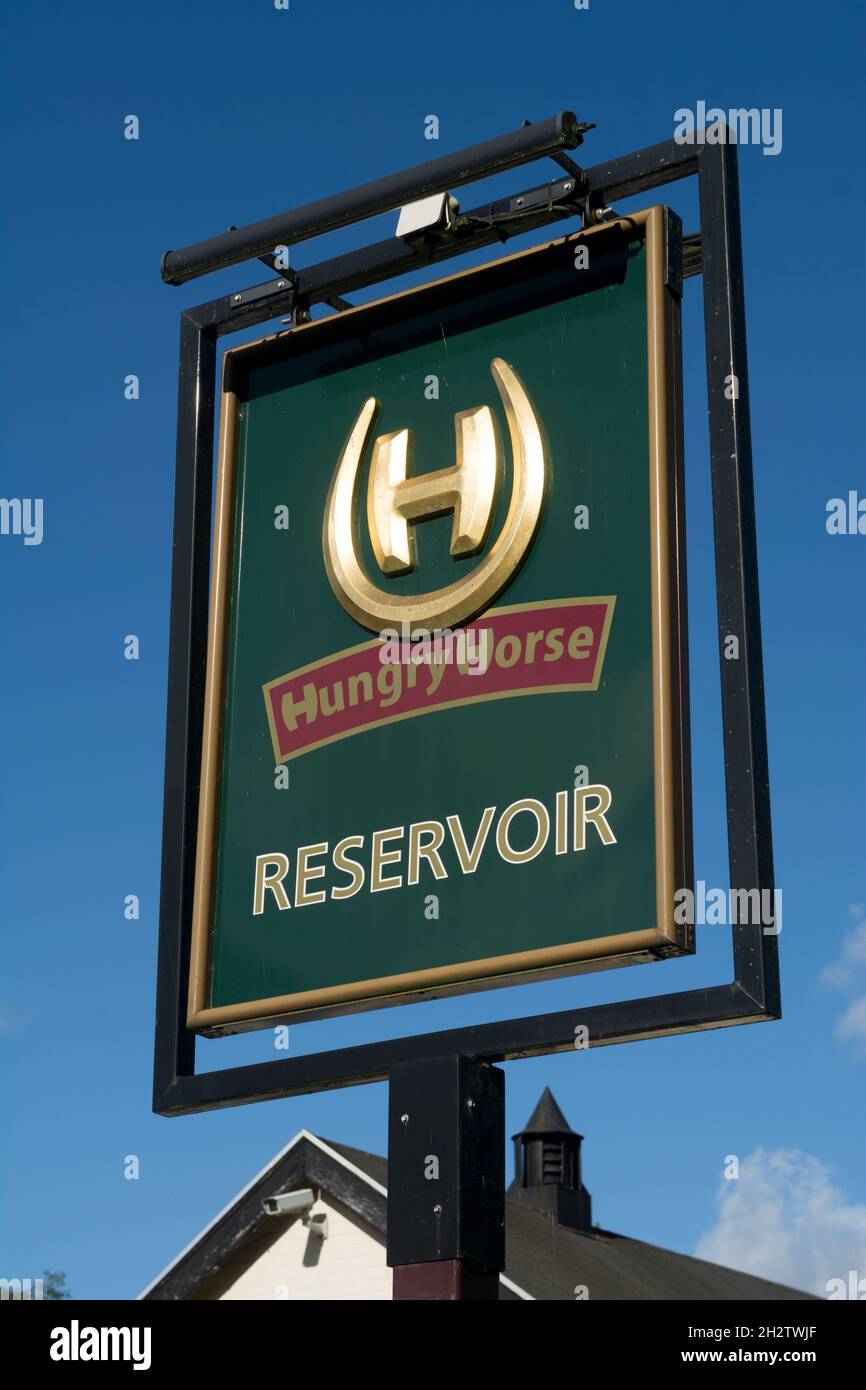 Le panneau de pub Reservoir, Earlswood, Warwickshire, Angleterre, Royaume-Uni Banque D'Images