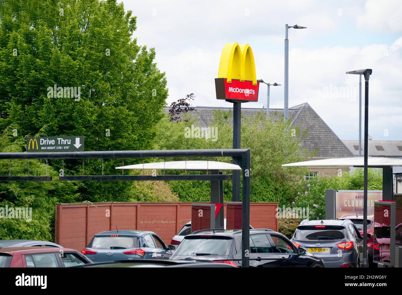 Londres, Angleterre, Royaume-Uni - 6 juin 2021 : McDonalds passe par le confinement du restaurant en raison de Covid-19 Banque D'Images