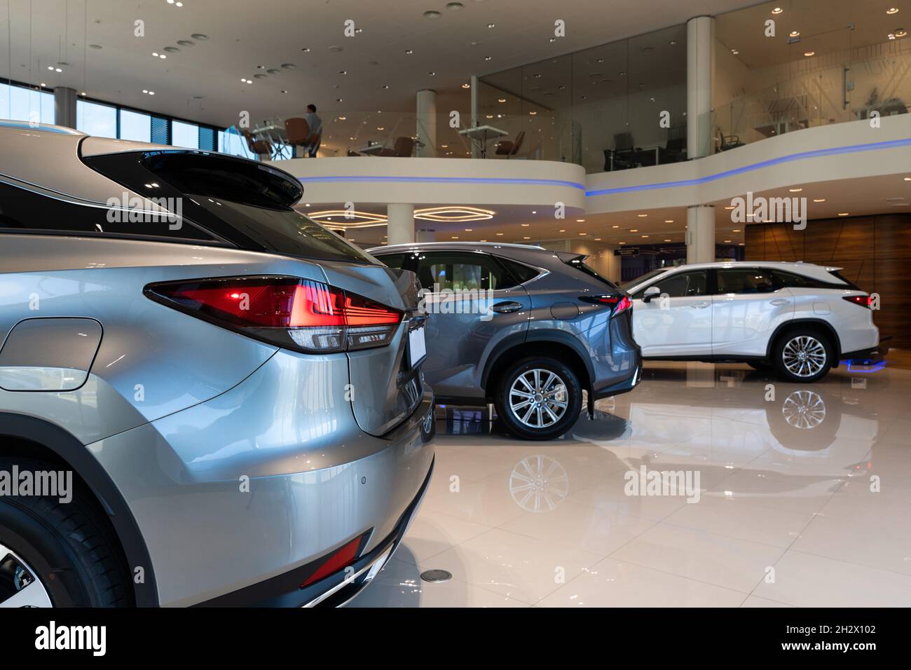 intérieur moderne et élégant avec des marques de voitures haut de gamme Banque D'Images