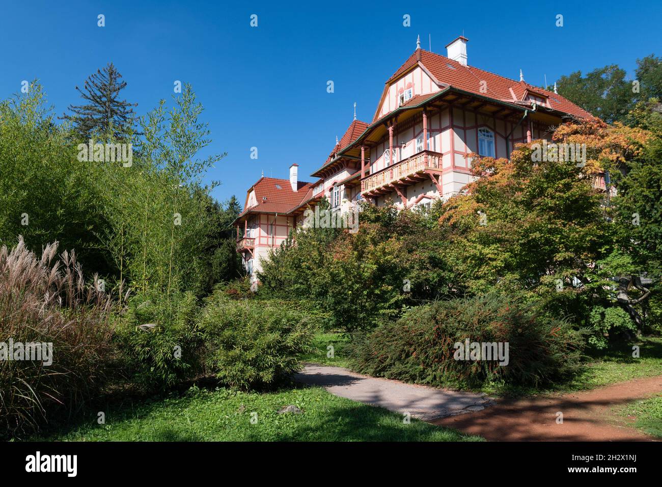 Cet hôtel classique de Jestrabi se trouve à Luhacovice spa, en République tchèque Banque D'Images