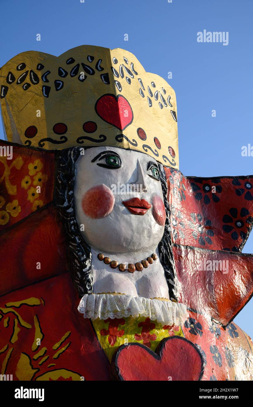 Viareggio-Italie-octobre 2021 le célèbre carnaval où des flotteurs allégoriques construits par des artisans locaux défilent le long du front de mer. Banque D'Images