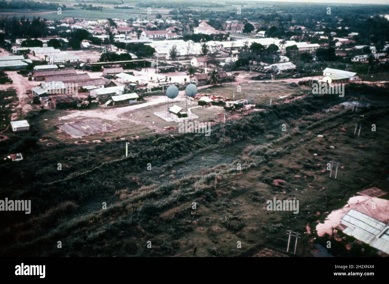 Etats-Unis Vietnam-Krieg / guerre du Vietnam - Quang Ngai- Troposphärenfunk / Troposcatter AN/TCR-90 système de diffusion troposphérique Crossbow Banque D'Images