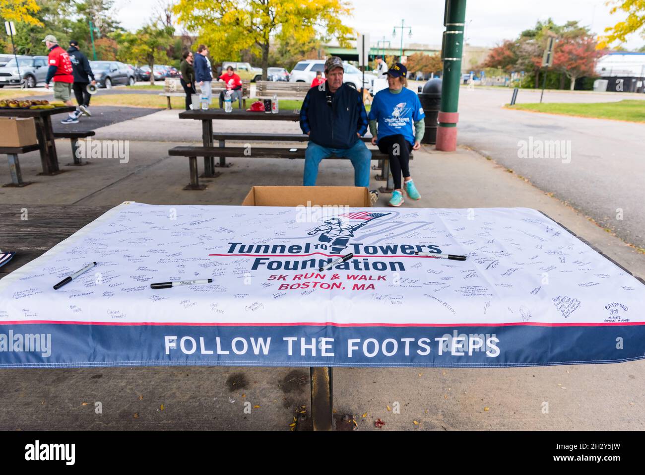 23 octobre 2021.Premier tunnel annuel vers Towers Boston 5k Run & Walk, pour honorer et soutenir les premiers intervenants et les militaires. Banque D'Images