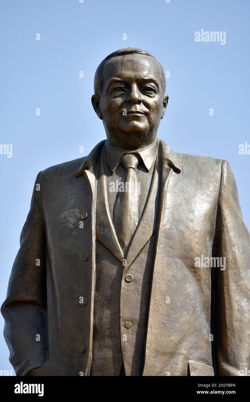 Statue d'Iglom Karimov, Samarkand, Ouzbékistan, Asie centrale Banque D'Images