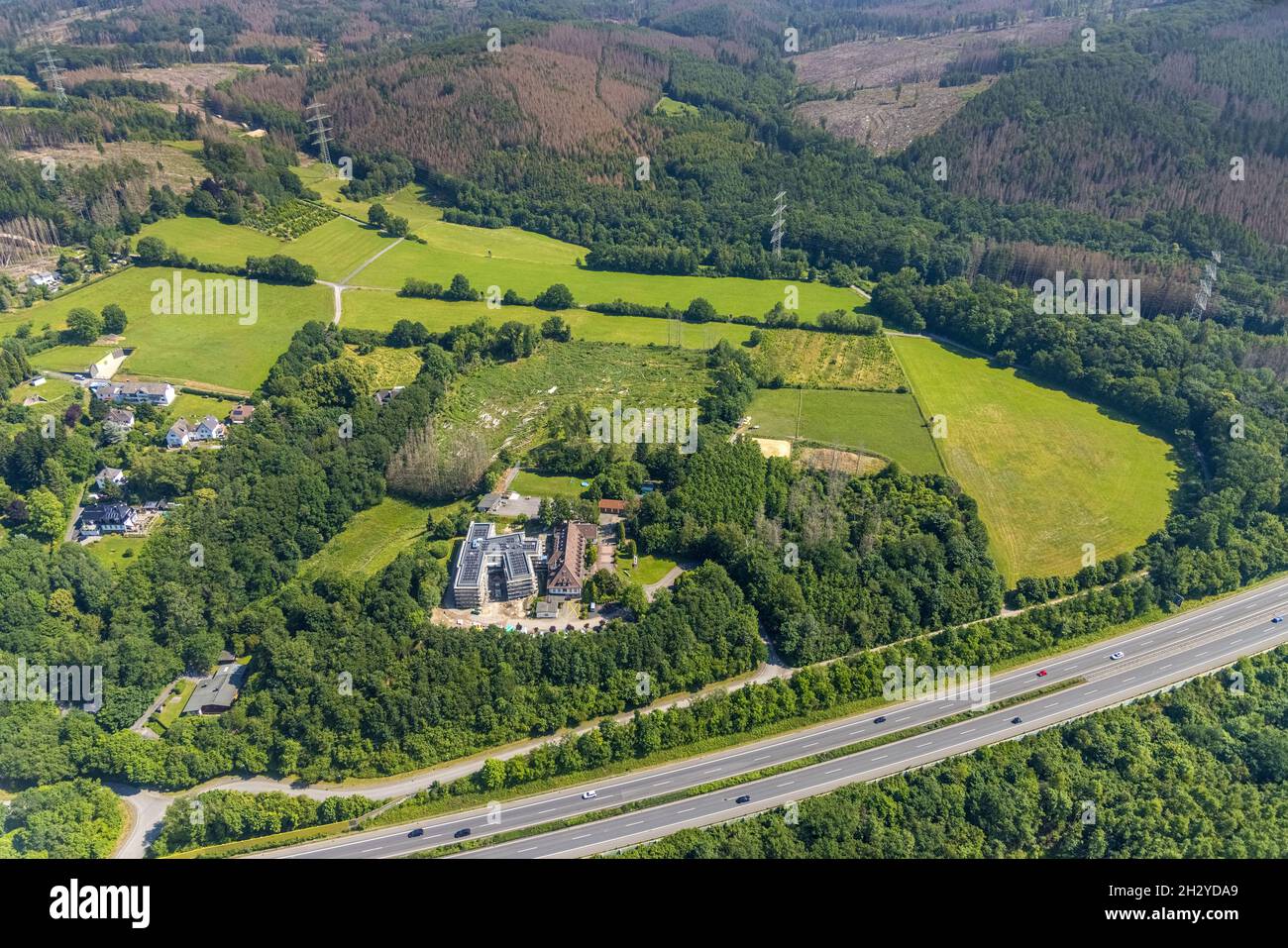 Vue aérienne, chantier et nouveau bâtiment pour la maison des enfants Marienfrieden, SKF Hochsauerland Sozialdienst kath.Frauen e.V., Hüsten, Arnsb Banque D'Images