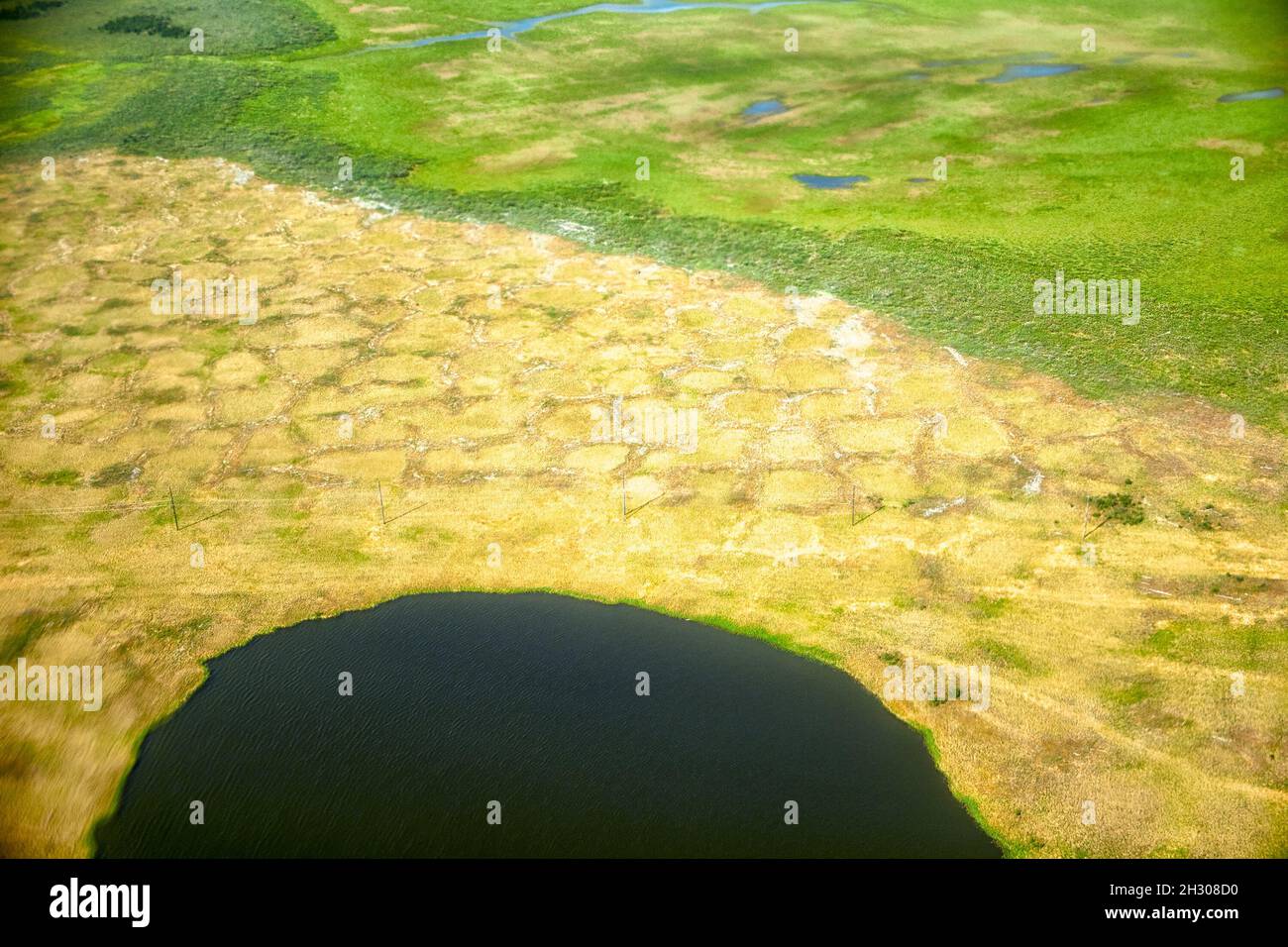 Vue aérienne sur les paysages de la toundra nord de Yakutia depuis un avion Banque D'Images