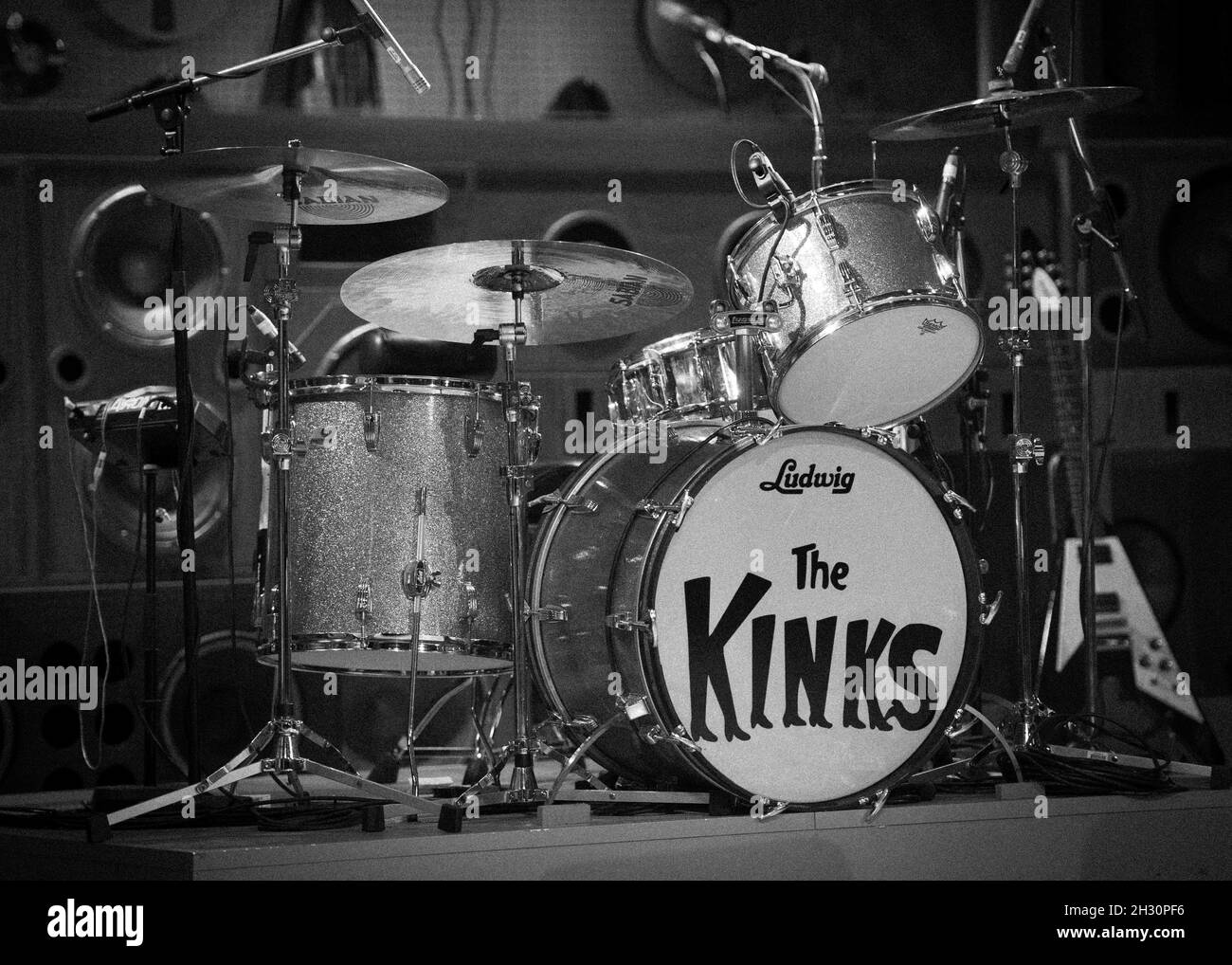 Vue générale du kit de tambour de Kinks pendant l'appel photo de Sunny Afternoon au Harold Pinter Theatre à Londres. Banque D'Images
