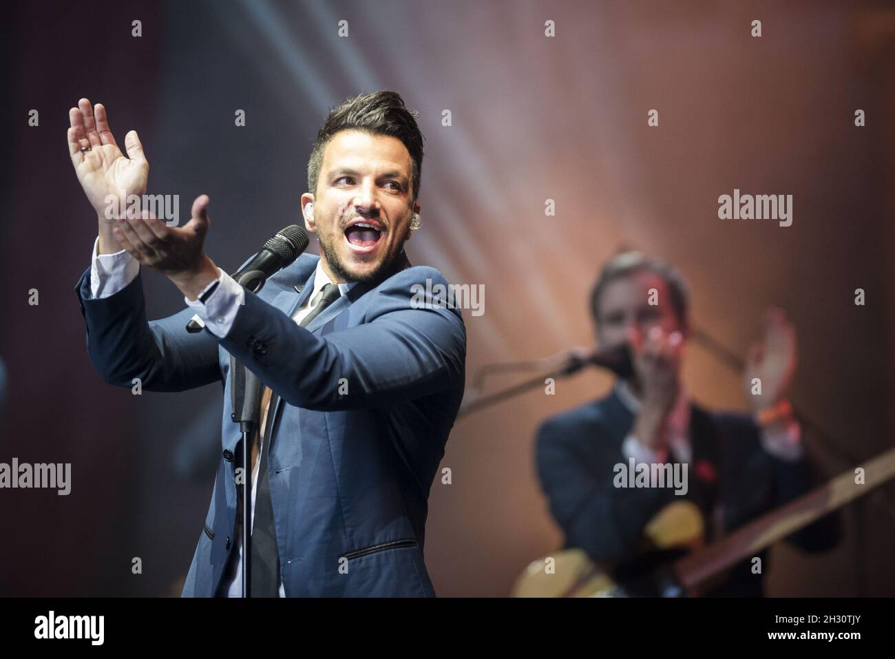 Peter Andre se produit en direct au Hampton court Palace Festival 2015 au Hampton court Palace de Londres. Banque D'Images
