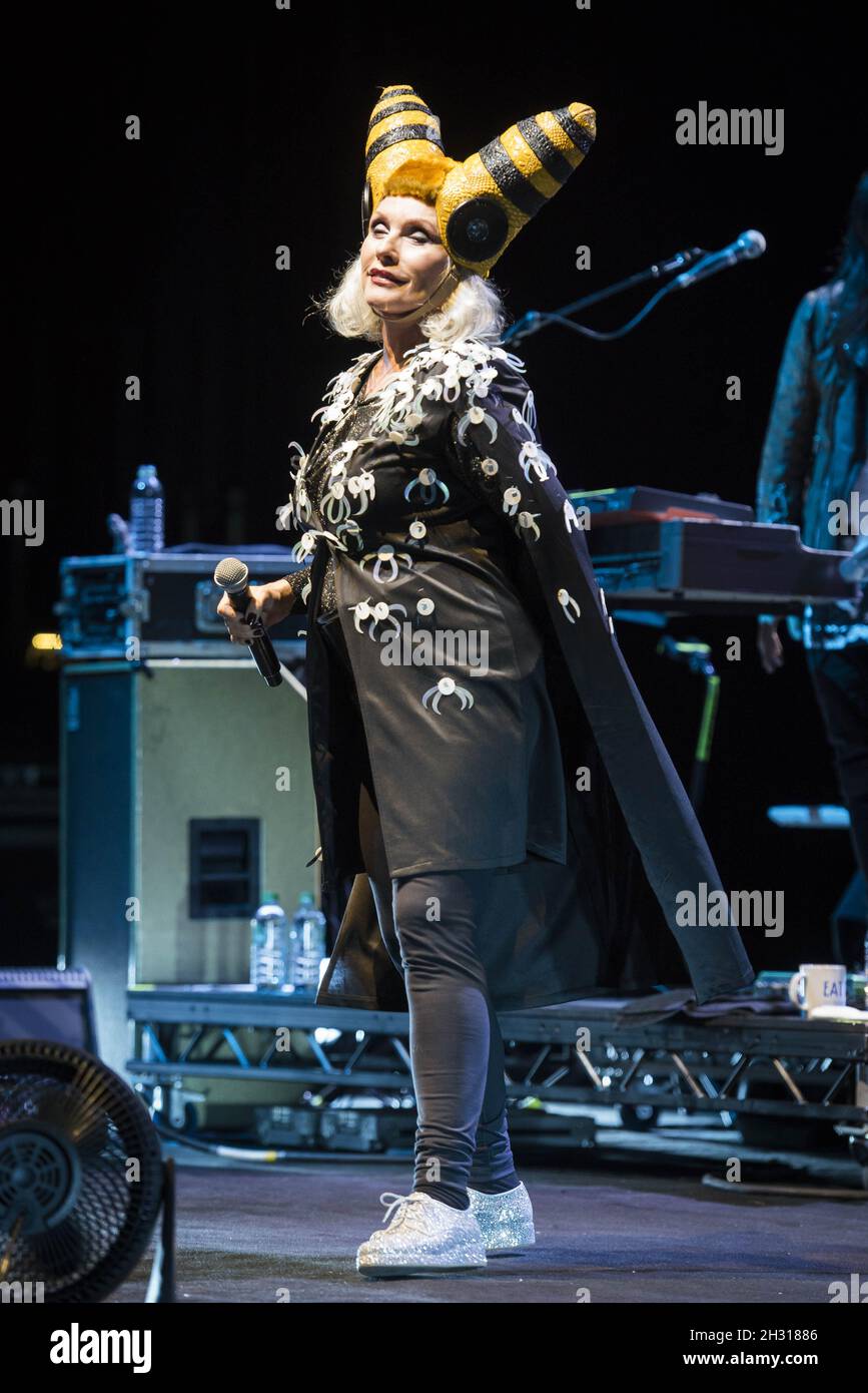 Debbie Harry de Blondie joue en direct sur scène à l'O2 Academy Brixton - Londres.Date de la photo: Jeudi 16 novembre 2017.Le crédit photo devrait se lire: David Jensen/EMPICS Entertainment Banque D'Images