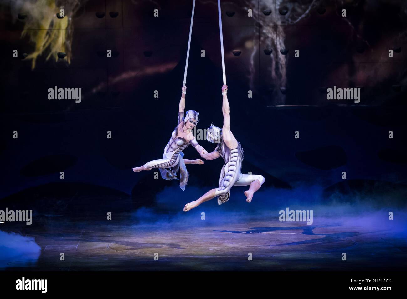 Catherine Audy et Alexis Trudel se sont présentés sur scène lors de la répétition de l'OVO du Cirque du Soleil au Royal Albert Hall de Londres.Date de la photo: Mardi 9 janvier 2018.Le crédit photo devrait se lire: David Jensen/EMPICS Entertainment Banque D'Images