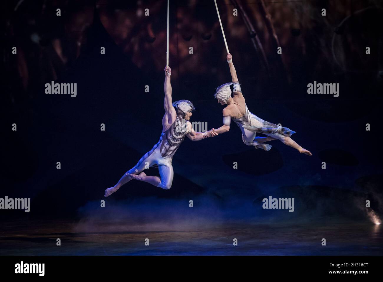 Catherine Audy et Alexis Trudel se sont présentés sur scène lors de la répétition de l'OVO du Cirque du Soleil au Royal Albert Hall de Londres.Date de la photo: Mardi 9 janvier 2018.Le crédit photo devrait se lire: David Jensen/EMPICS Entertainment Banque D'Images