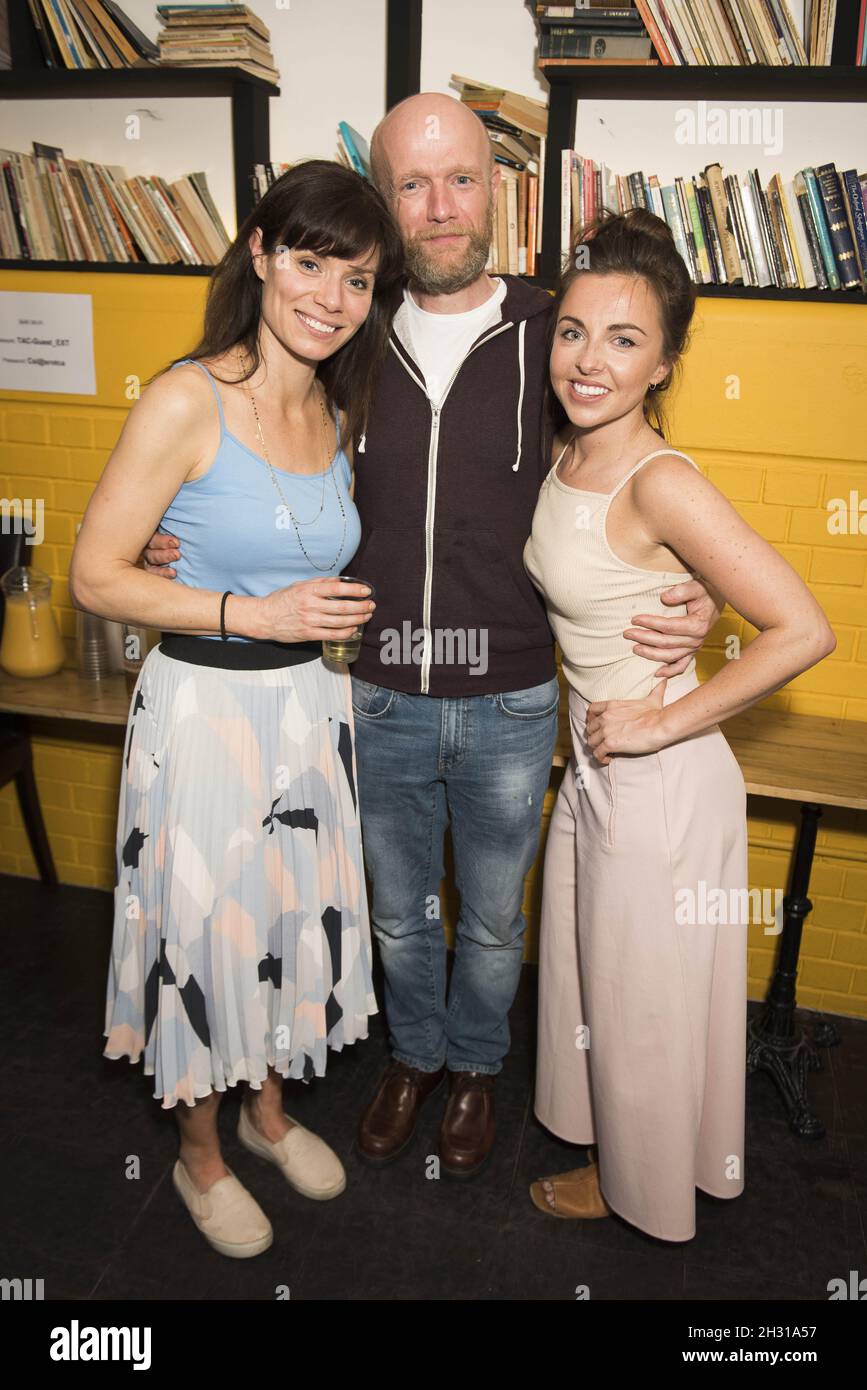 Anna Acton, Matthew Gould et Louisa Lytton assistent à la soirée de presse du Golfe au Tristan Bates Theatre, Londres.Date de la photo: Jeudi 19 avril 2018.Le crédit photo devrait se lire: David Jensen/ EMPICS Entertainment Banque D'Images