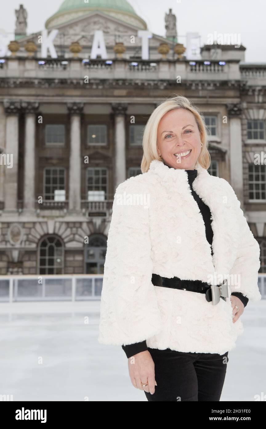 Jayne Torvill à l'entraînement sur glace Big Dance, Somerset House, The Strand, Londres, 21 novembre 2010. Banque D'Images