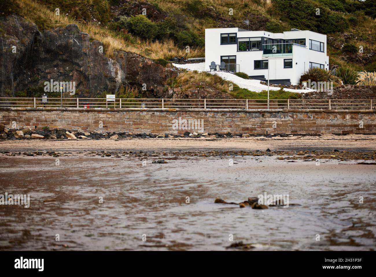 Burntisland, Fife, Écosse, le Firth of Forth estuaire à Pettycur Beach Banque D'Images