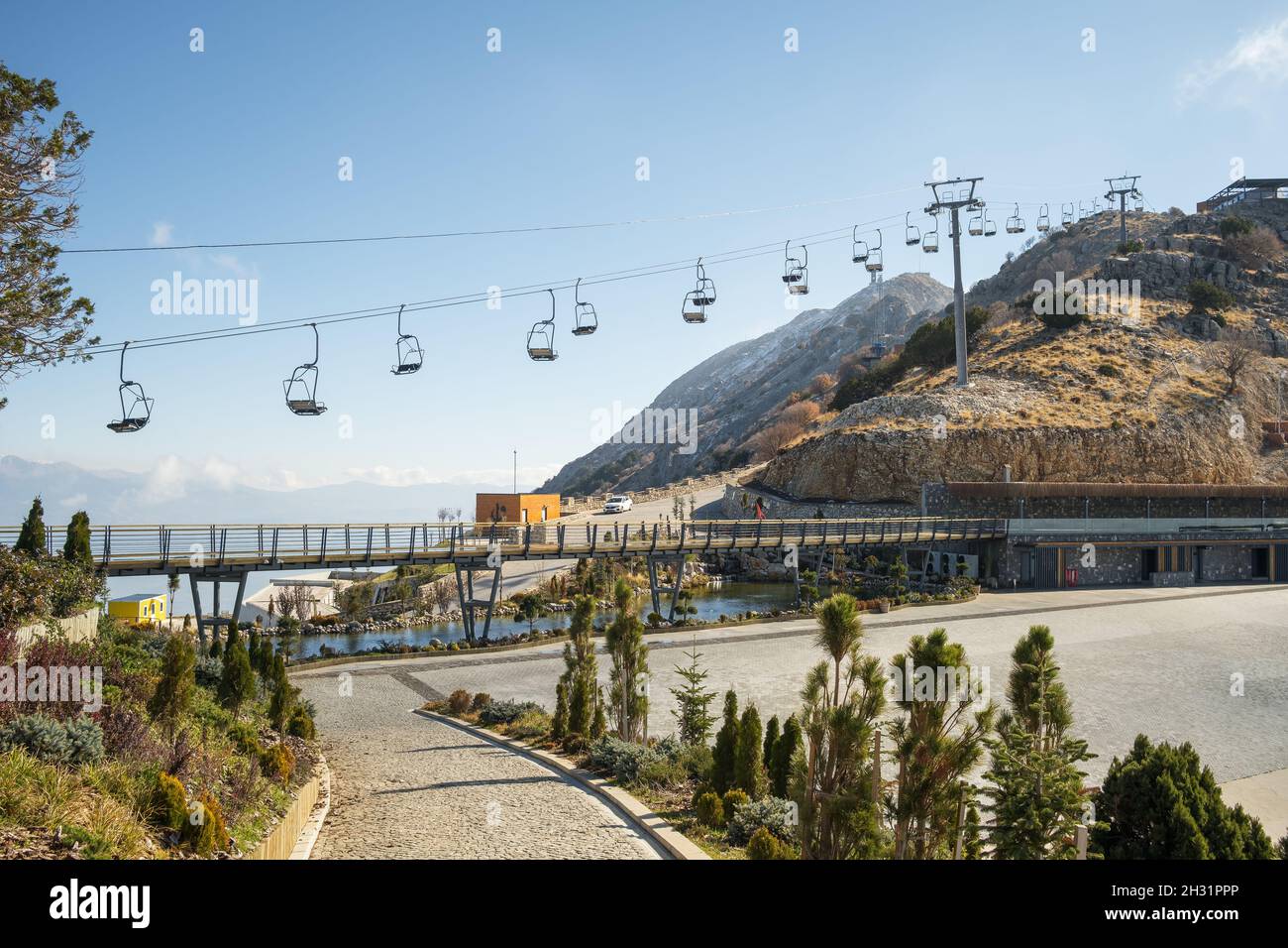 Montagne de Babadag avec téléphérique pour les villes d'Oludeniz et Fethiye en Turquie. Banque D'Images