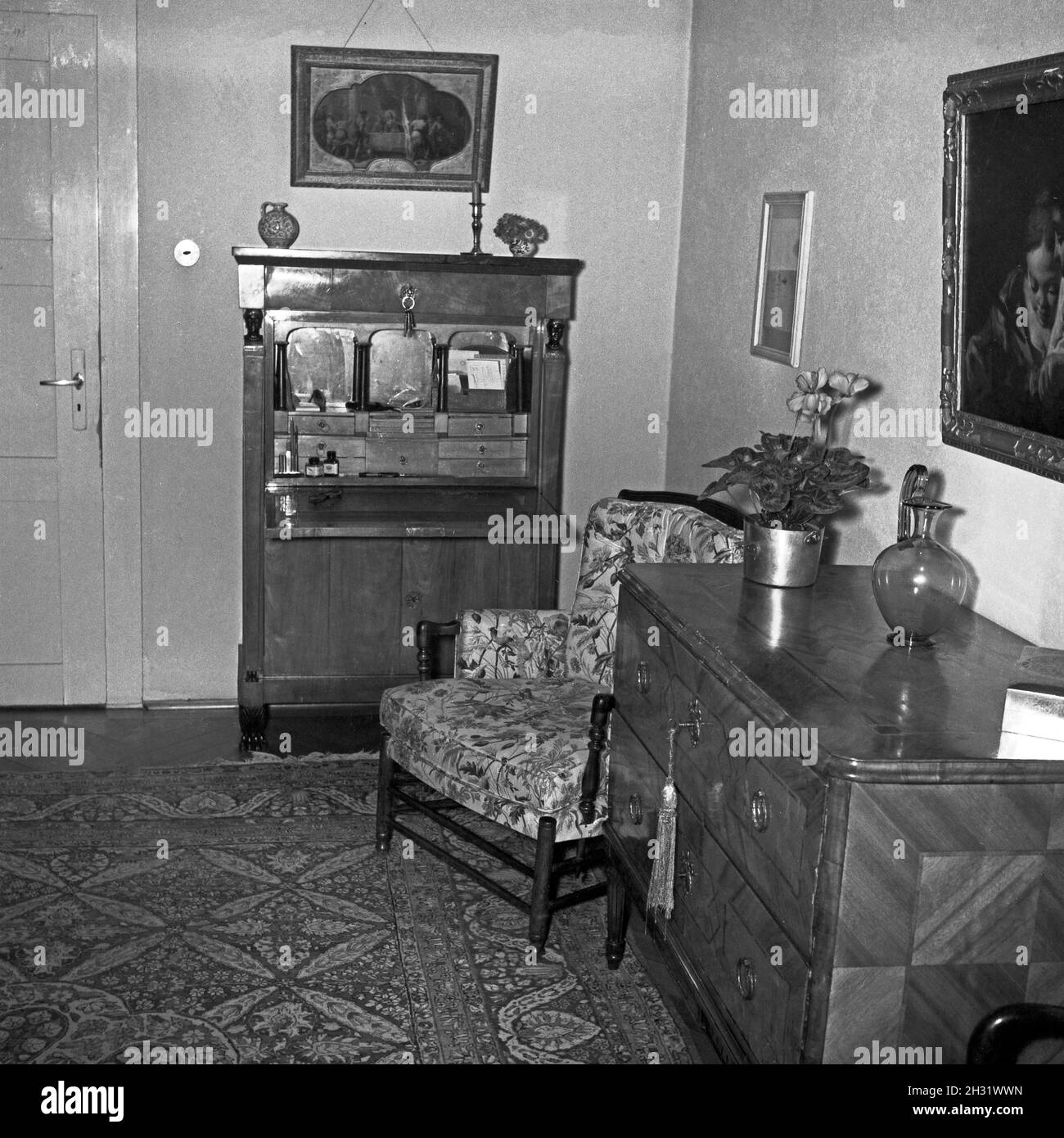 Inneeneinrichtung in einem Wohnzimmer, Deutschland 1950er Jahre.Intérieur d'un salon en Allemagne, années 1950. Banque D'Images