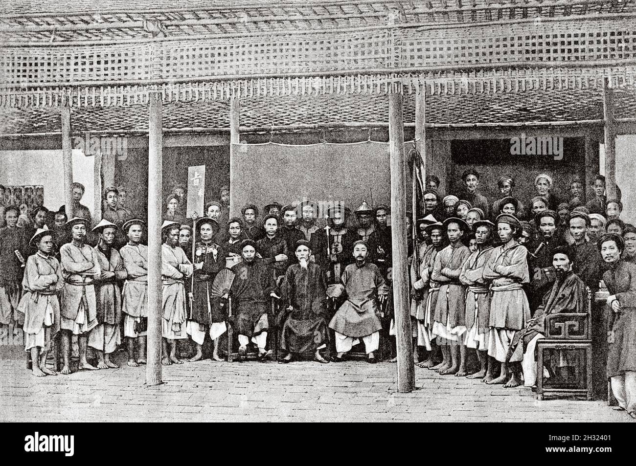 Ambassade envoyée par le roi d'Annam au général Millot, Hanoi, Vietnam.Asie.Illustration gravée du XIXe Siècle Une campagne à Tonkin de Charles Edouard Hocquard du Tour du monde 1889 Banque D'Images