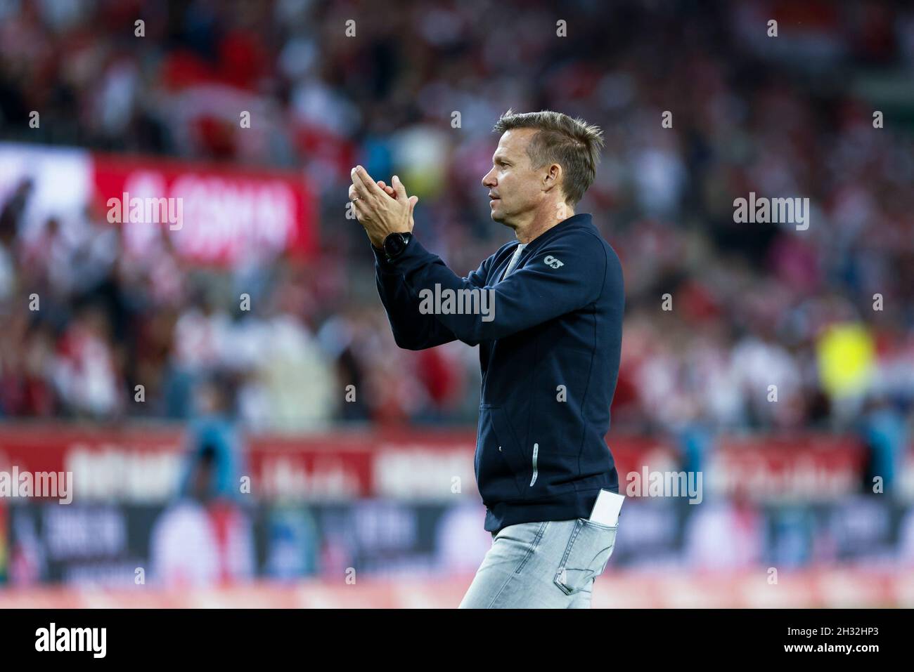 Kšln, RheinEnergieStadion, 18.09.21: Trainer Jesse Marsch (RB Leipzig) klatschend in Richtung Zuschauer nach dem Spiel der 1.Bundesliga 1.FC Kšln vs Banque D'Images