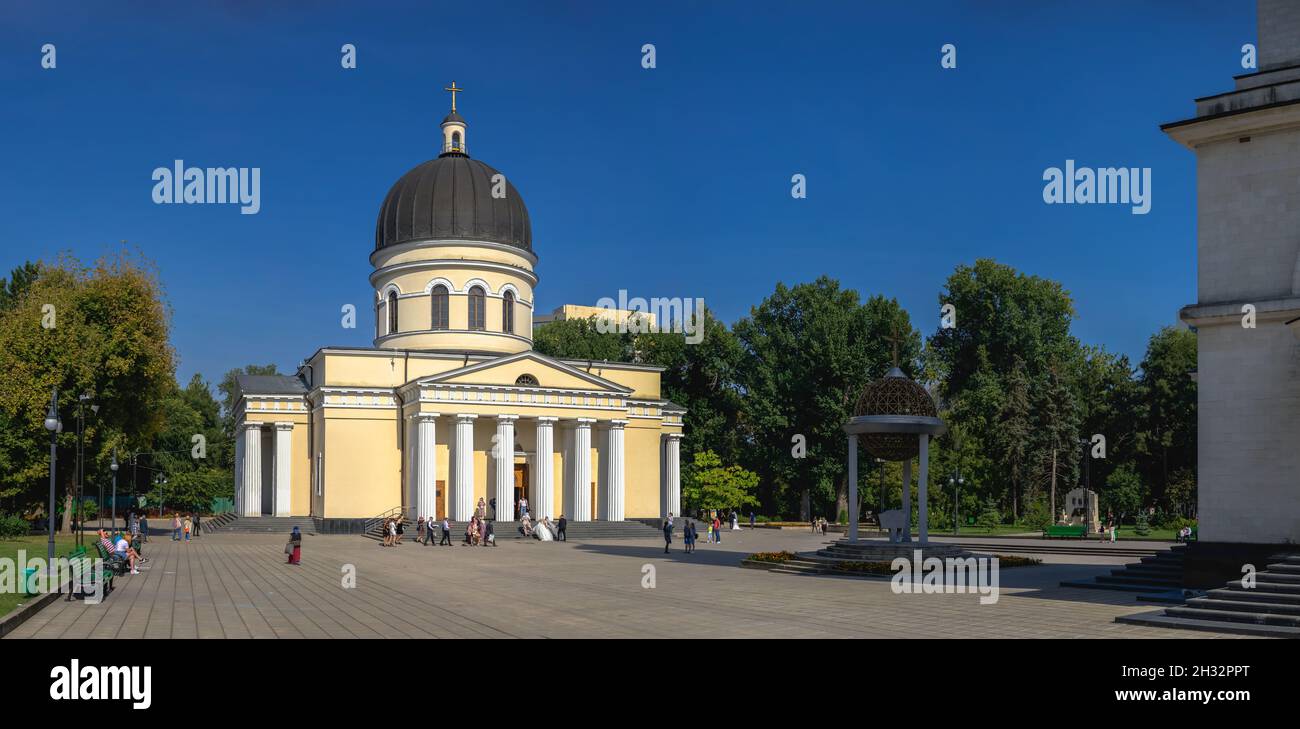 Chisinau, Moldova – 12.09.2021.Cathédrale de la Nativité dans le Parc de la Cathédrale de Chisinau, en Moldavie, par un beau jour d'automne Banque D'Images