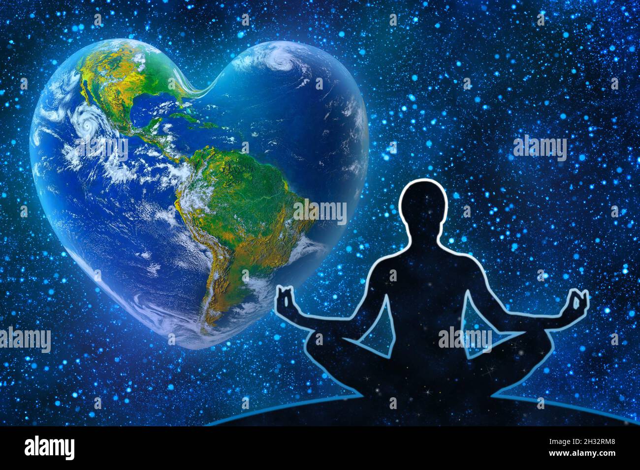 Figurine de yoga sur fond d'univers.La terre en forme de coeur, l'écologie et le concept d'environnement - éléments de cette image fournie par la NASA Banque D'Images