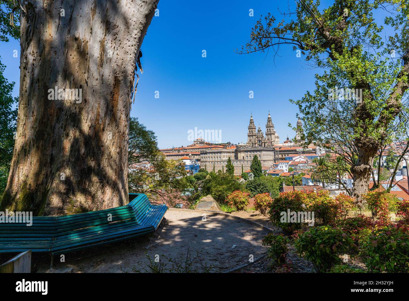 Cathédrale de Saint-Jacques-de-Compostelle du parc Alameda dans la ville de La Coruna, en Galice, Espagne. Banque D'Images