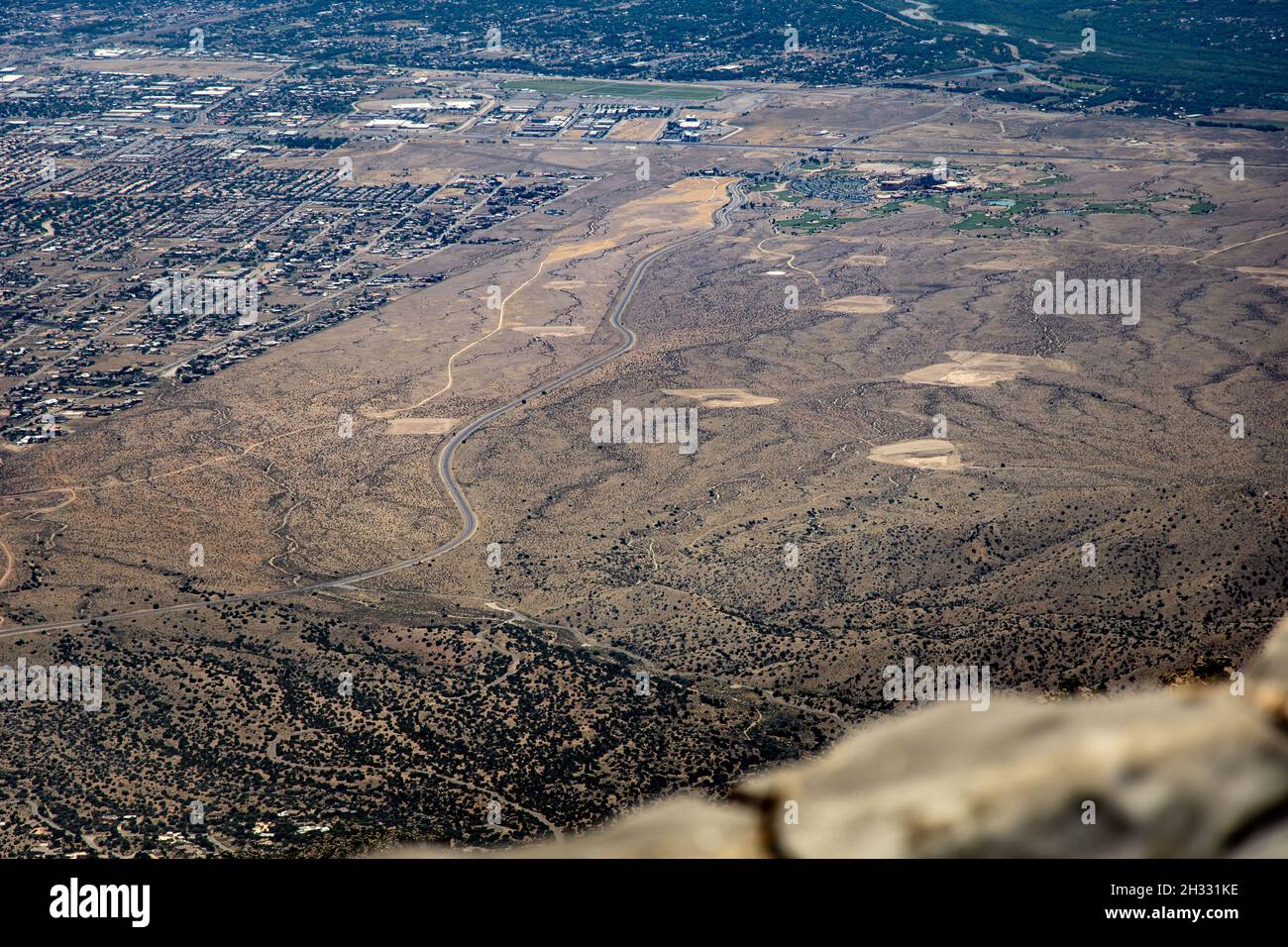 Vue aérienne des magnifiques montagnes Sandia à Albuquerque, Nouveau-Mexique, États-Unis Banque D'Images