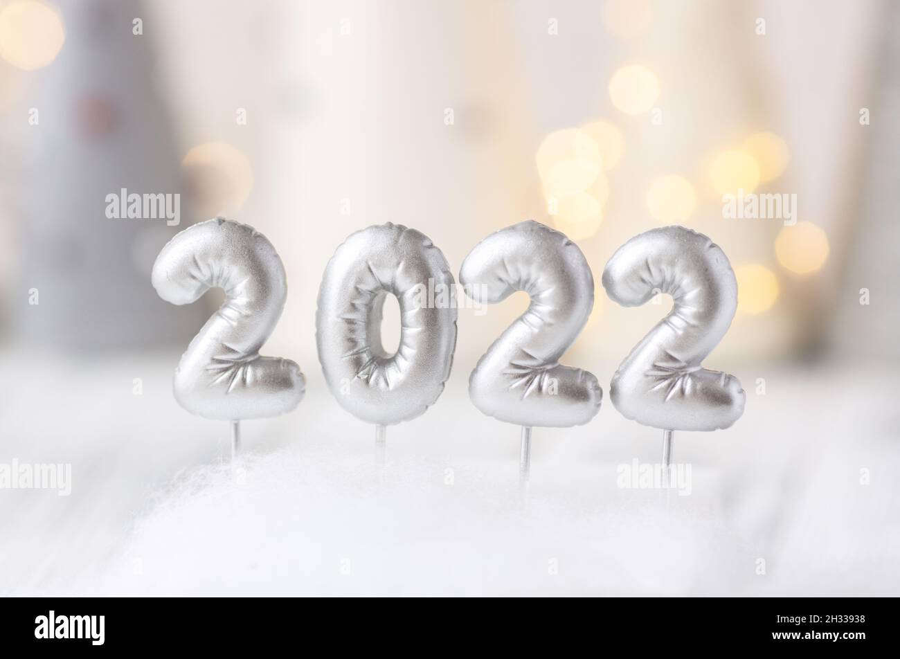 Numéros argent 2022.Effet bokeh en arrière-plan.Célébration du nouvel an.Concepts de la bonne année - image Banque D'Images