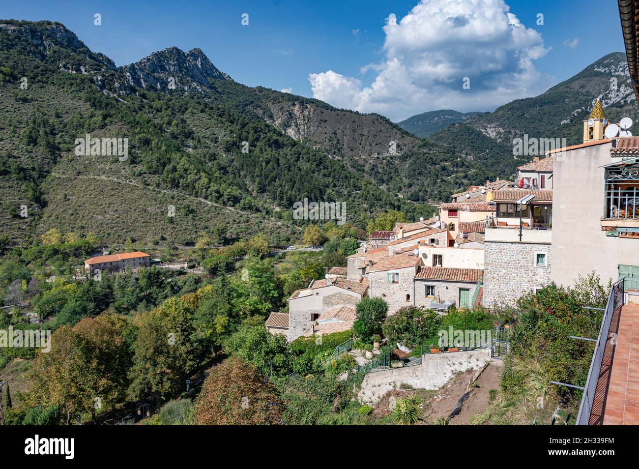 Saint-Agnès est le plus haut village médiéval d'Europe et est situé à côté de Menton, dans les montagnes de la Côte d'Azur. Banque D'Images
