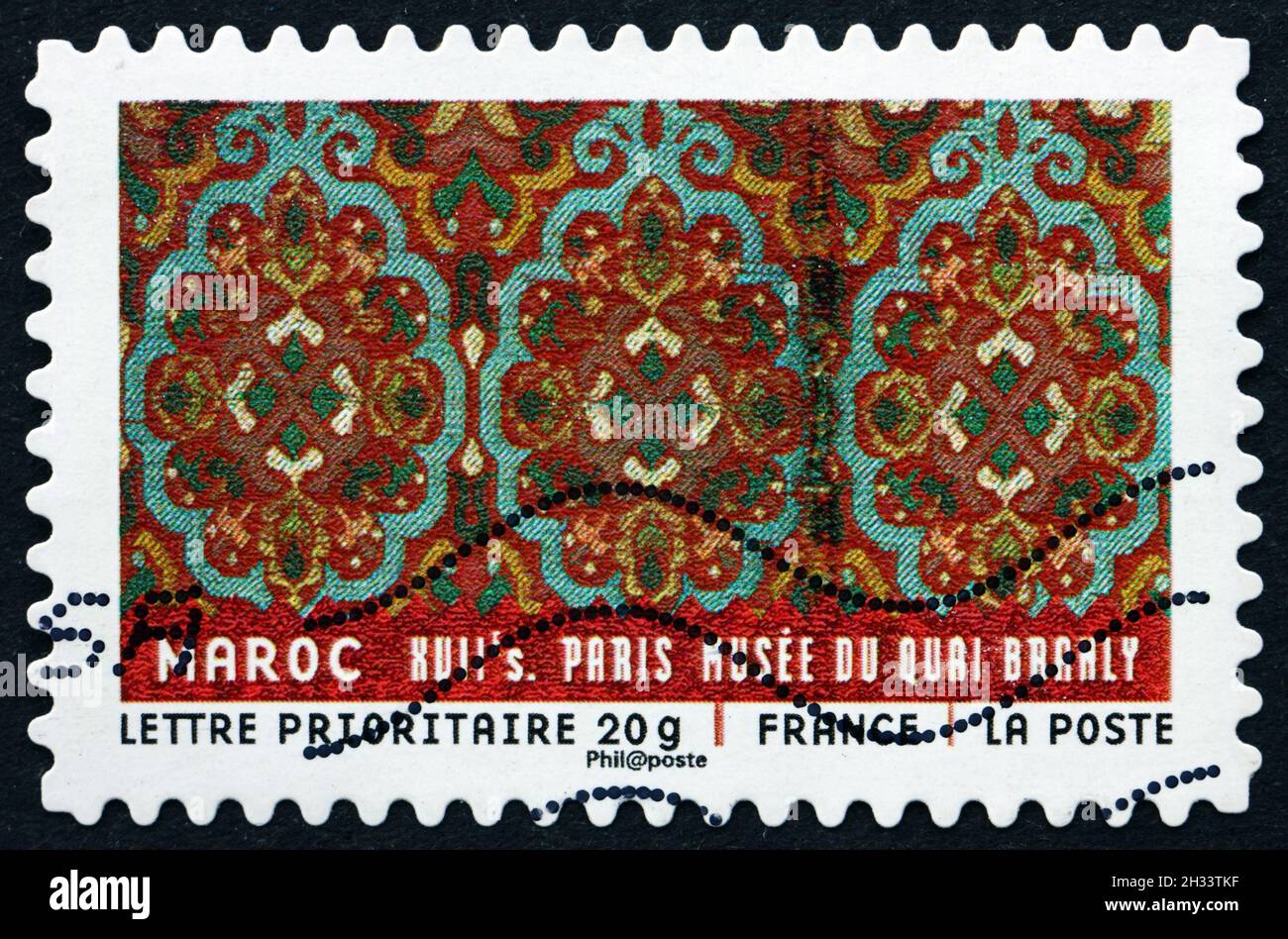 FRANCE - VERS 2011 : un timbre imprimé en France montre un dessin textile du Maroc, vers 2011 Banque D'Images