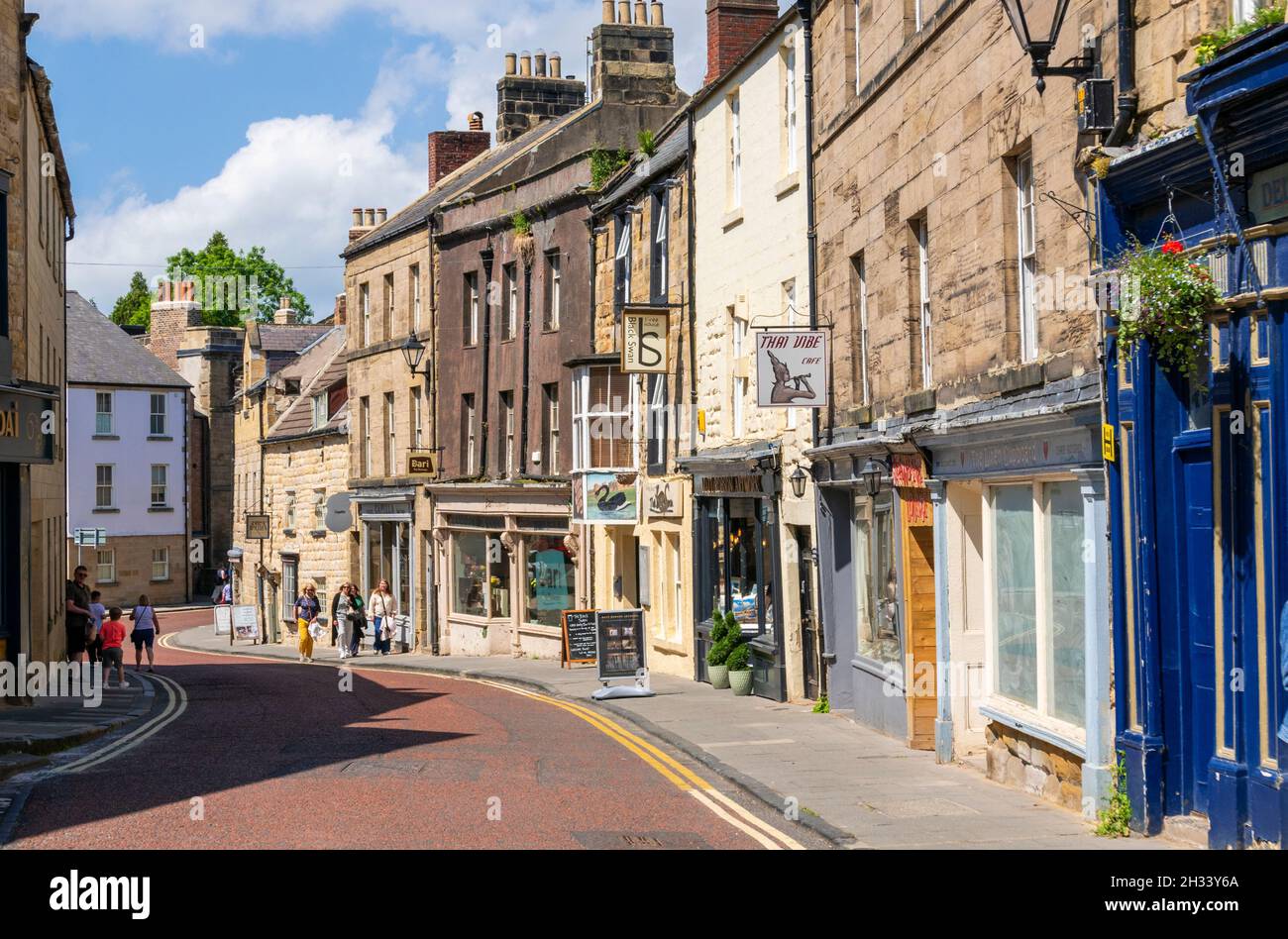 Magasins et entreprises sur Narrowgate Alnwick Northumberland Northumbria Angleterre GB Europe Banque D'Images