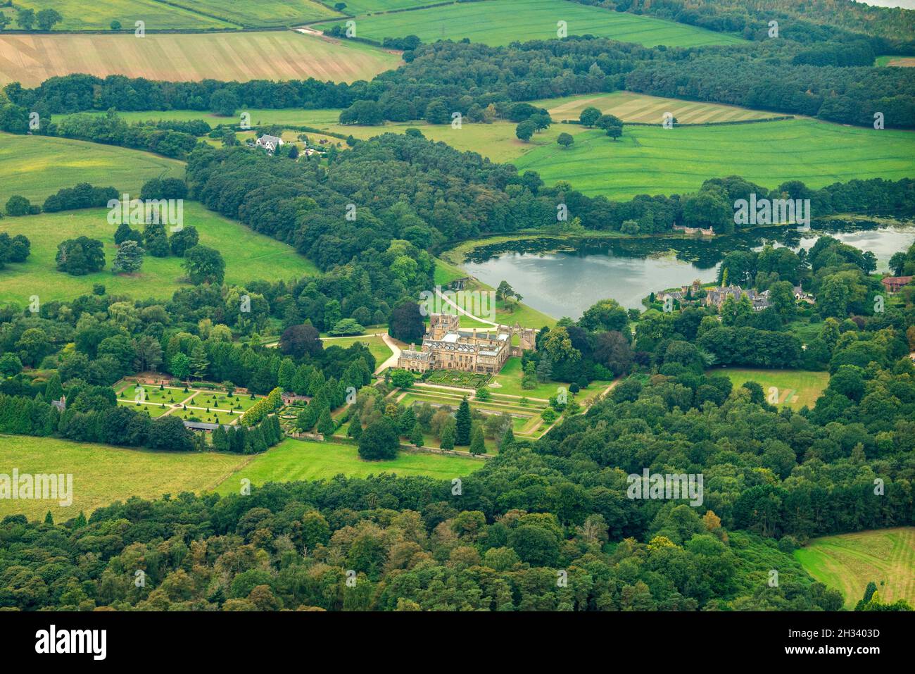 Image aérienne de l'abbaye de Newstead, dans le Nottinghamshire, Angleterre, Royaume-Uni Banque D'Images