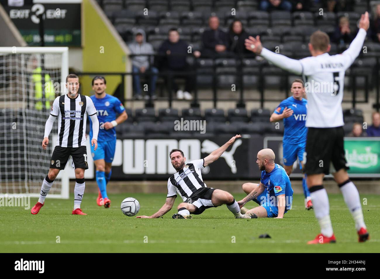 Comté de Notts contre Comté de Stockport 23/10/21.Jim OÕBrien du comté de Notts est encrassé. Banque D'Images