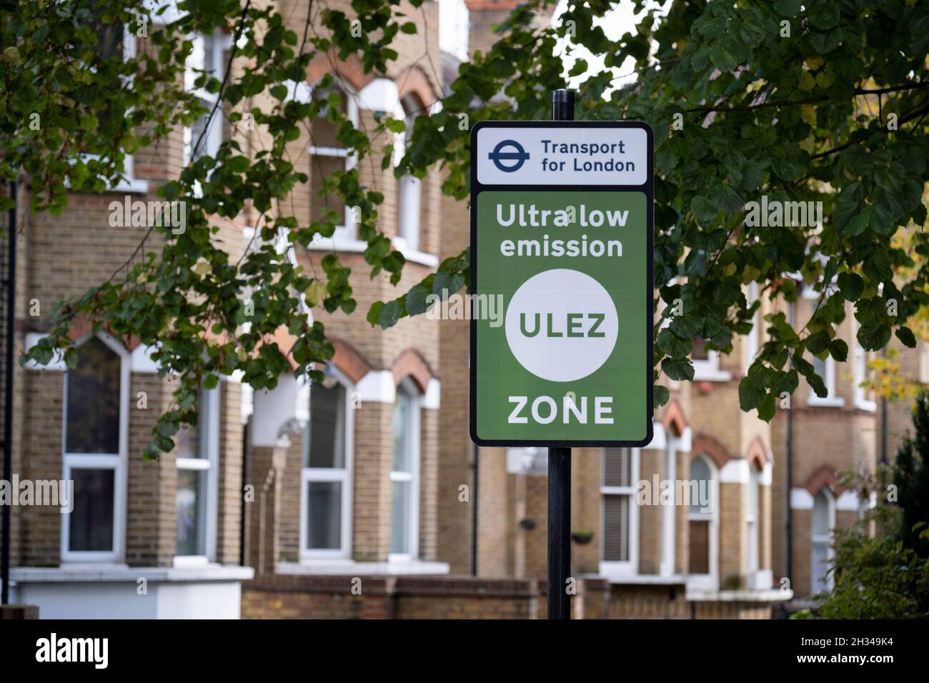 Transports pour Londres (TFL) de nouveaux panneaux pour la nouvelle zone d'émissions ultra 