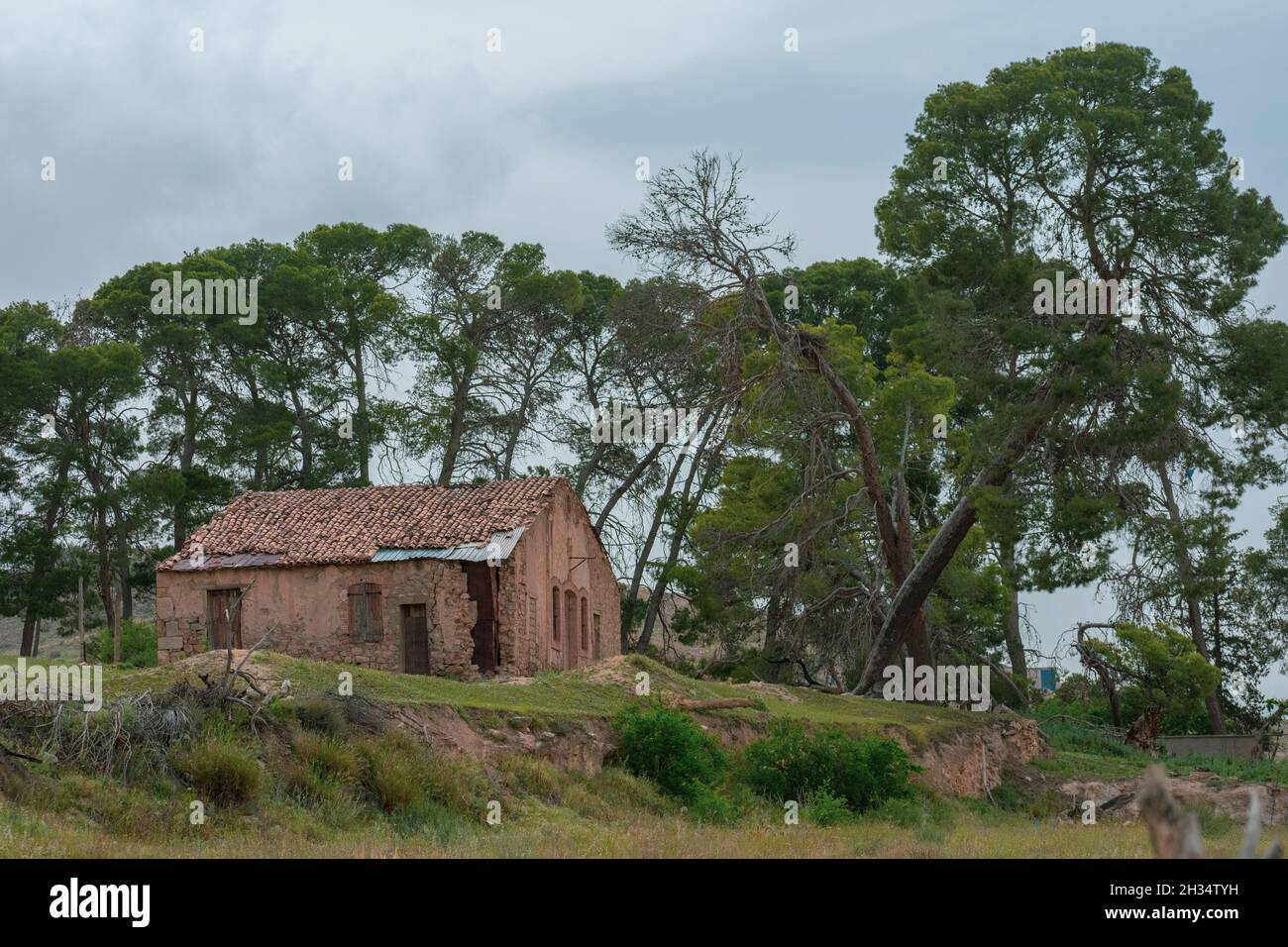 Maisons en pierre abandonnées dans les montagnes d'Aures, en Algérie Banque D'Images