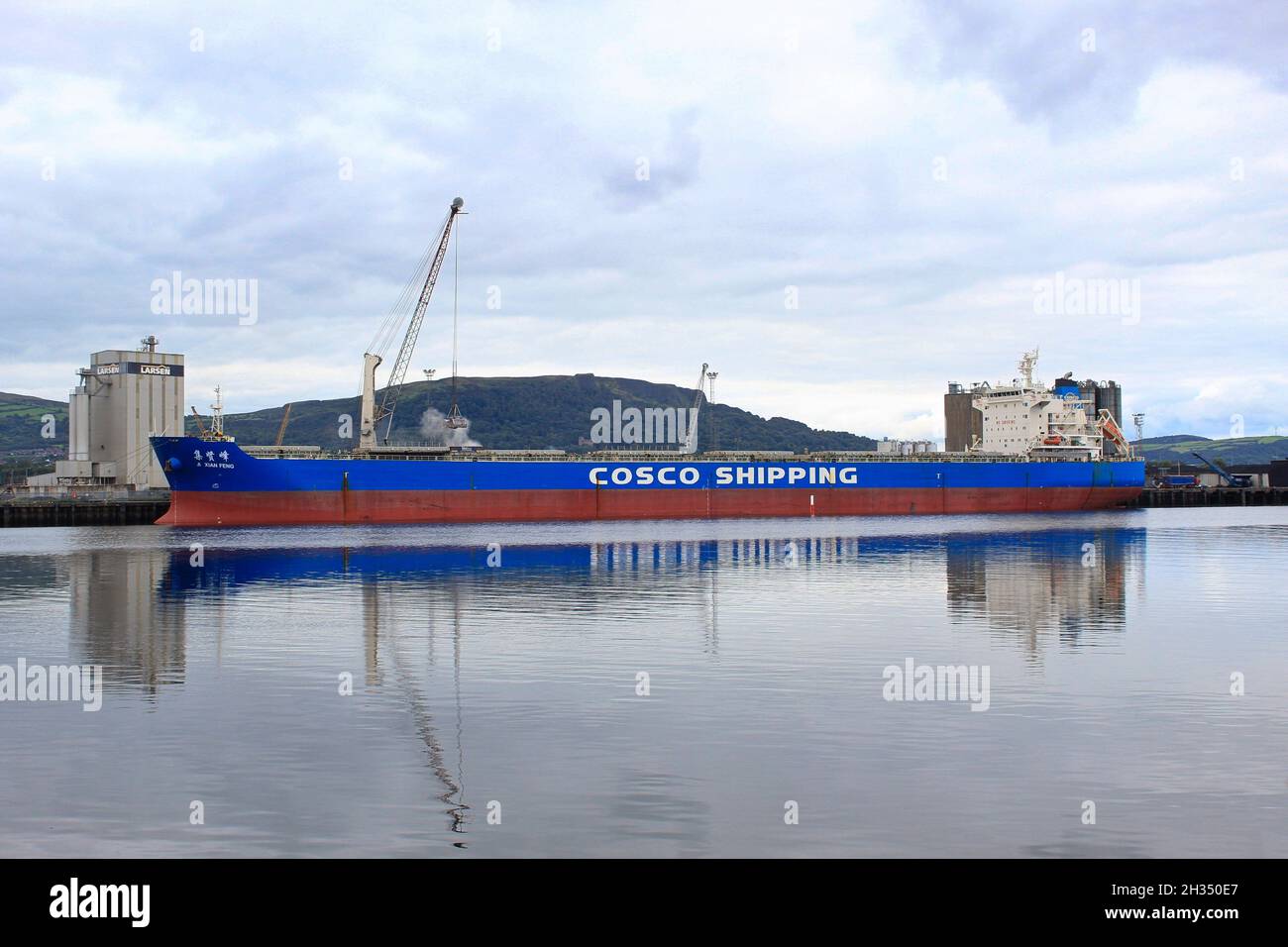 Navire de transport COSCO à Harland et Wolff Docks, Belfast Banque D'Images