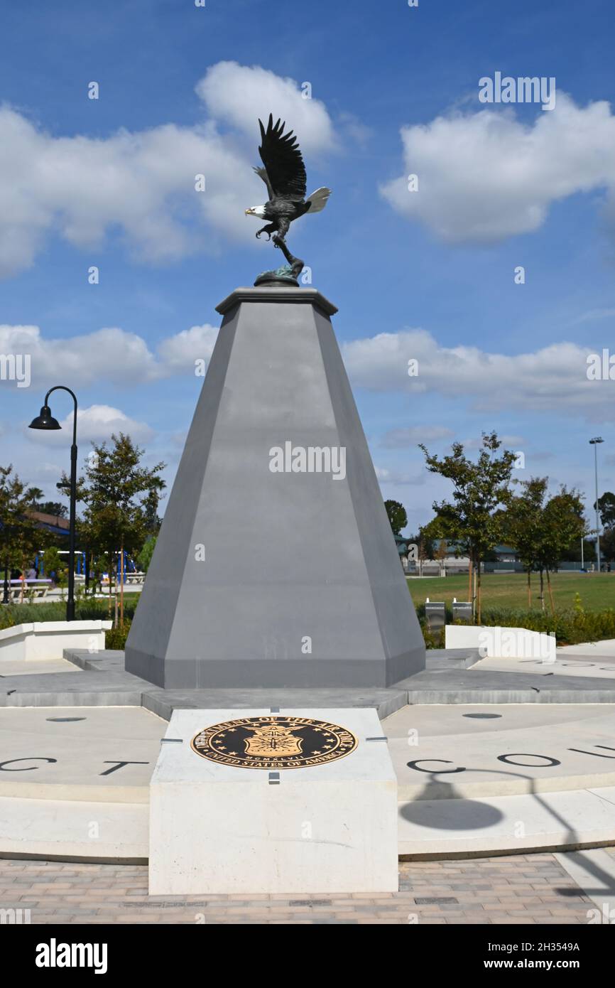 TUSTIN, CALIFORNIE - 24 octobre 2021 : Memorial au Veterans Sports Park de Tustin Legacy. Banque D'Images